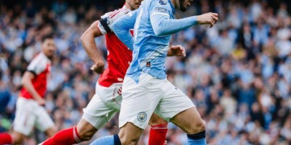 英超一夜变天！谢尔基神仙球哈兰德制胜，曼城2-1阿森纳剑指冠军