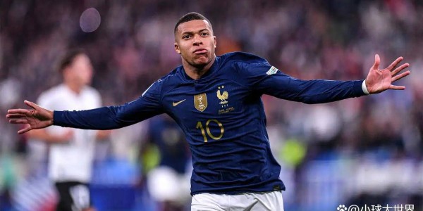 法国3-0！姆巴佩一传一射，10战狂轰13球，姆巴佩在拼抢中受伤