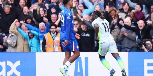 曼城开启追击模式：曼城客场横扫切尔西 阿森纳是时候开始害怕了 ！倚天足球