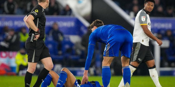 两连降！莱斯特城提前坠入英甲 十年前英超奇迹夺冠