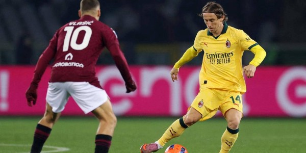 意甲第14轮战罢，AC米兰惊险逆转夺冠，积分榜发生重大变化