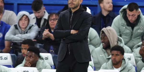 引爆舆论！切尔西主帅恩佐-马雷斯卡帅位告急，却坚称获高层“百分百支持”