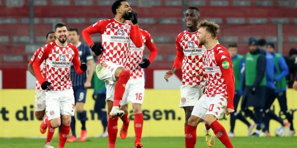 德甲法甲关键对决预测：朗斯主场优势明显，圣保利科隆降级大战悬念重重