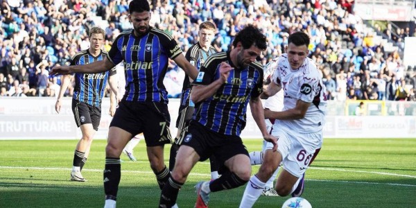 意甲最新积分榜更新：都灵小胜比萨，国米大胜罗马，博洛尼亚险胜克雷莫内塞