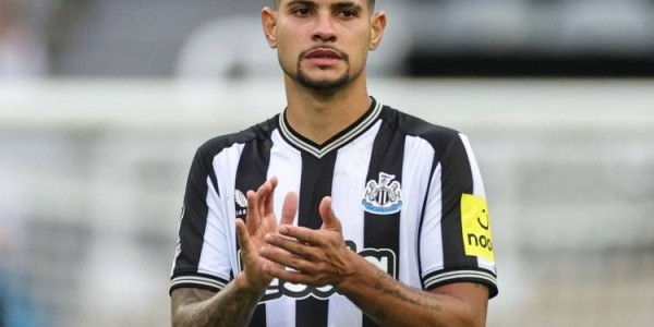 9球6助攻！英媒曝曼联将8000万欧签吉马良斯，卡塞米罗钦点接班人