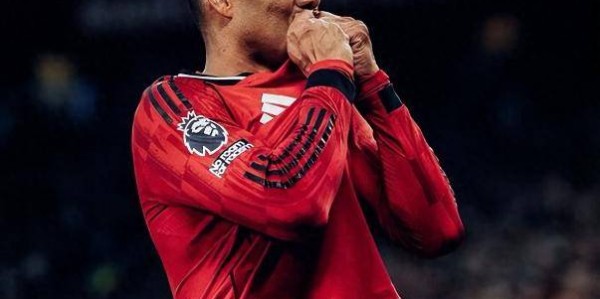 2-1险胜！胖虎破门+B费19助逼平传奇，曼联踩着小蜜蜂基本撞线欧冠