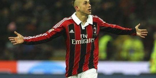 离谱！合同剩一年3000万！拉齐奥把米兰当提款机，意甲闹剧再升级