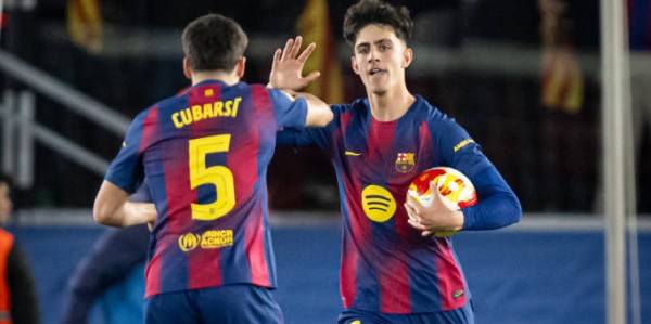 西甲争议判罚再起波澜：亚马尔禁区倒地，前裁判直言“这就是点球”！