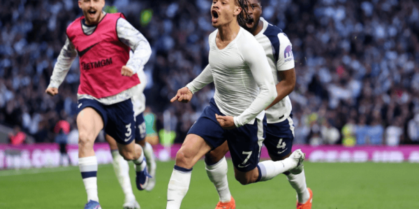 2-2遭绝平！热刺连续15轮不胜，快要降级了，曼联送切尔西4连败