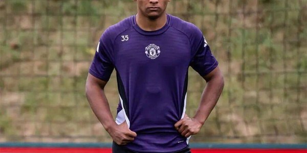 曼联700万新援被遗忘，欲取代马拉西亚！不住别墅只为遥望梦剧场