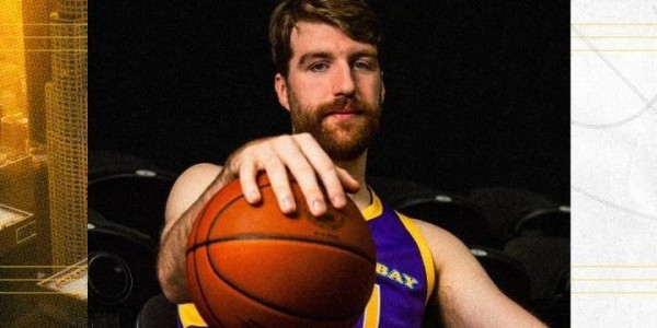 湖人双向合同签下蒂米 内线悍将:詹姆斯是GOAT