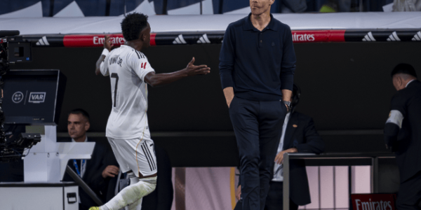 将帅不合！皇马更衣室乱了！佛爷出面调和，两亿起飞，双双失宠