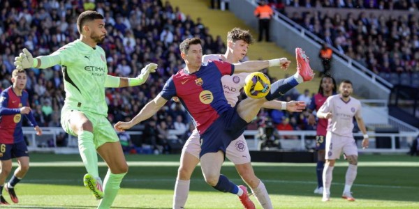 巴萨对阵法兰克福：弗利克揭晓9号位的谜底