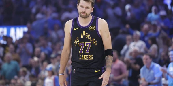 医学专家：东契奇伤到腿筋 这直接影响他的发挥