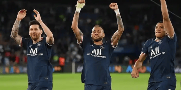 欧冠巅峰对决！巴黎圣曼主场死磕切尔西，法甲豪门硬刚英超劲旅，复仇战意VS阵容厚度悬念拉满