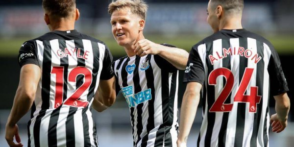 欧冠焦点战：纽卡斯尔联主场狂攻争出线，本菲卡客场传控保优势