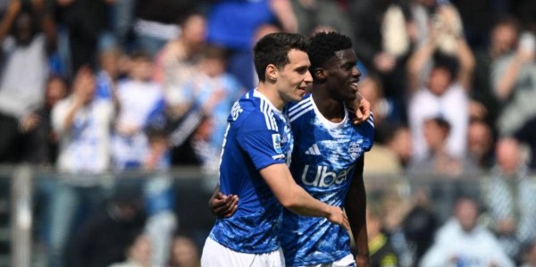 疯狂5连胜！法布雷加斯带领科莫大逆袭杀入欧冠区