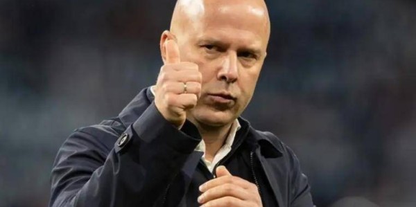 有希望首发！萨拉赫与斯洛特关系在一场训练场密谈后竟神奇和解，他将回归利物浦阵容