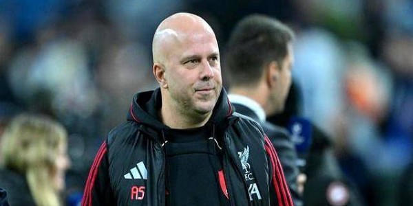 落后曼联5分！同期少拿21分！曝利物浦或炒掉斯洛特，阿隆索接手