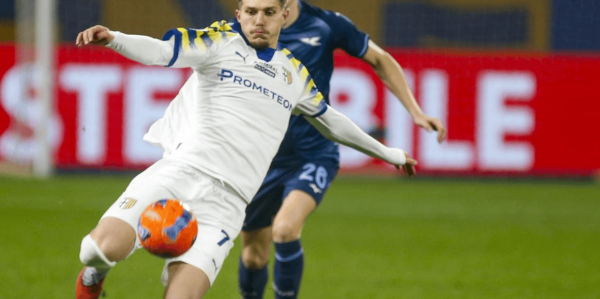 一场1-0踢出意甲神剧情：9人作战，极限绝杀，奎斯塔不敢相信