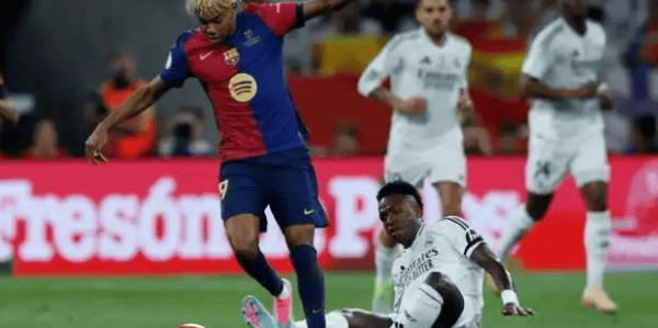 50场未被零封！14战37球 西甲第2巴萨火力全开：11人齐破门