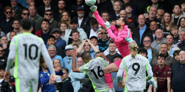 切尔西沉沦之责：高层策略失算还是主帅战术乏力？名宿点出两端的矛盾