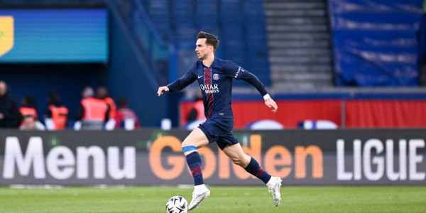 法甲第26轮：巴黎3-0完胜南特 克瓦拉茨赫利亚点射+凌波微步双响