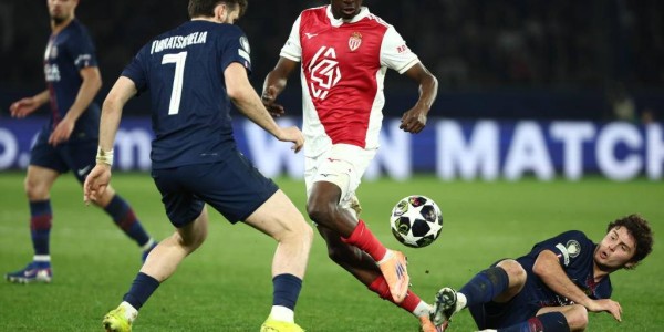 风雨飘摇斯坦福桥：恩佐暗示夏窗离队，主帅恩佐-马雷斯卡如何回应？