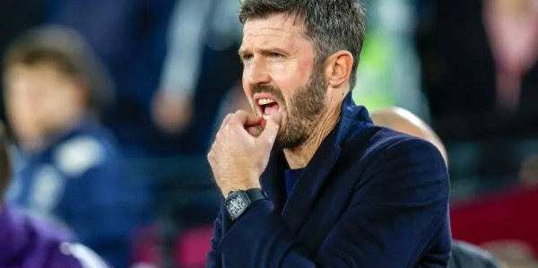 红牌争议+44年魔咒！曼联主场溃败藏三重败因！