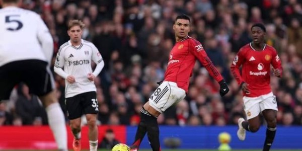 随着一场3-2！曼联绝杀富勒姆，反超切尔西+利物浦！冲到英超第4