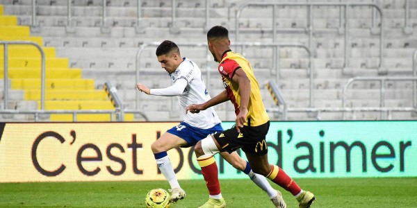 朗斯紧追法甲榜首仅差一分，昂热客场挑战难度大增？