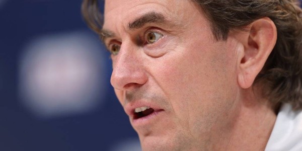 热刺风暴仍在酝酿：弗兰克带队出面应对舆论，帅位命运悬而未决