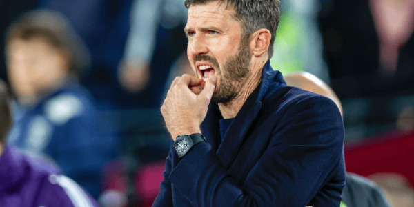 一日英超动向：阿森纳真要买奥斯梅恩，曼联距离欧冠资格很近了