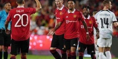 红魔帅位终定！临时主帅10战封神+更衣室集体逼宫，名宿点赞+管理层松口，卡里克锁定正式帅位