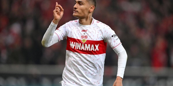 德甲专家：奥格斯堡迎战斯图加特——攻防博弈下的胜负手与比分推演