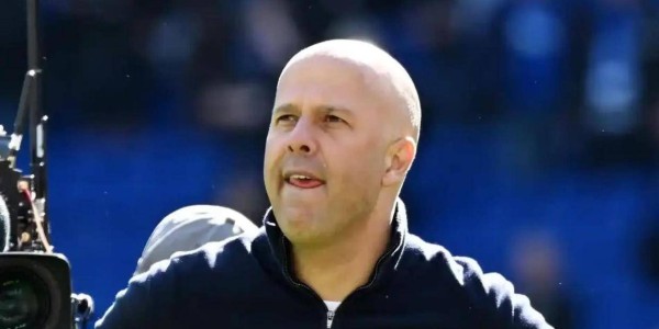 利物浦6-0大胜却引发内讧！斯洛特一句大实话惹怒全队，球迷怒喷：你比克洛普差远了