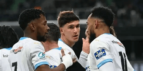 欧冠西甲内战：巴萨主场剑指先机，马竞残阵恐难招架