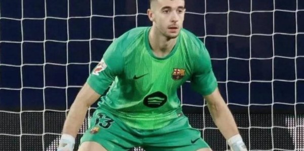 新卡西利亚斯！巴萨2500万欧元签约成西甲门线扑救之王，本赛季表现惊艳