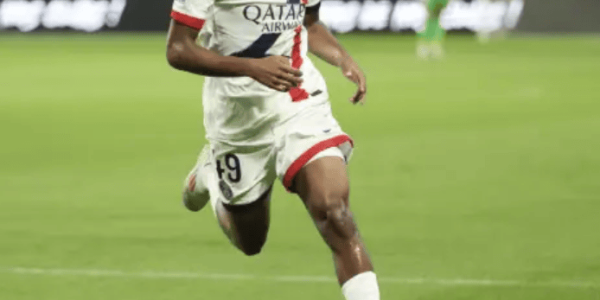 维拉瞄准巴黎 18 岁妖星姆巴耶：一场关乎未来的锋线争夺战