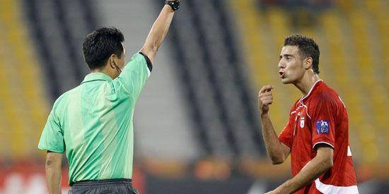 6-1大胜却故意洗牌？孔帕尼的拜仁连黄牌都在玩战术！