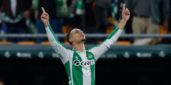 西甲最新积分战报：马竞遭遇两连败掉队 巴萨豪取六连胜领先皇马四分