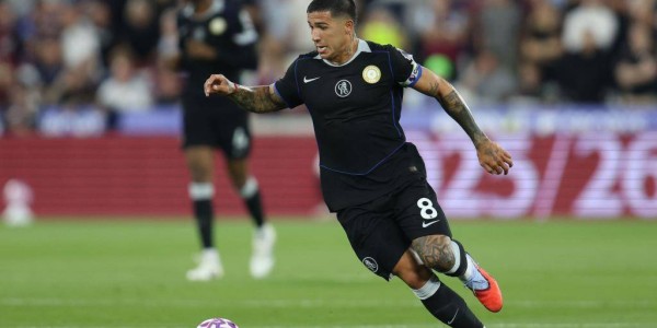 恩佐社媒晒怒吼照庆祝大胜巴萨：美妙的欧冠之夜，享受胜利吧！