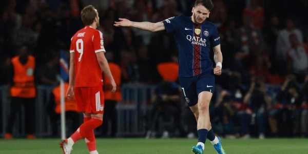 巴黎击败拜仁后，没想到球迷这样评价诺伊尔，坦言他经常出意外