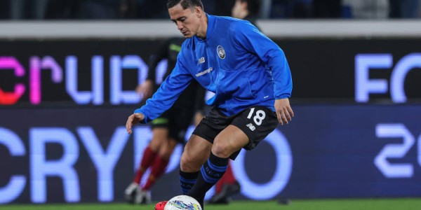 你来我往！阿德耶米右路内切兜射破门，多特将总比分扳平至3-3