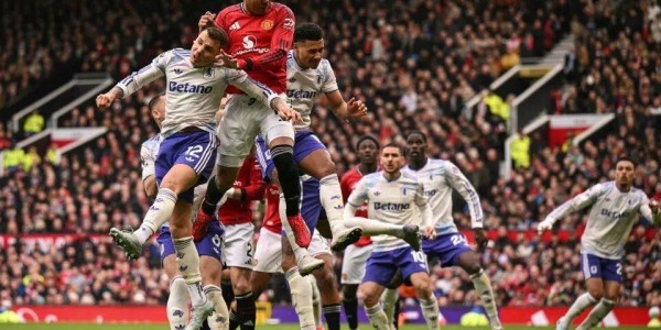 曼联3-1维拉巩固前三！卡里克后发制人成功，空霸卡塞米罗破局助攻王B费破纪录