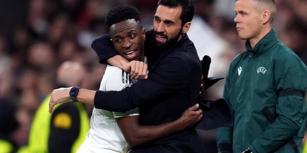 已经炸了！阿隆索刚走他就杀疯：5场6球，皇马连夜排队求续约！