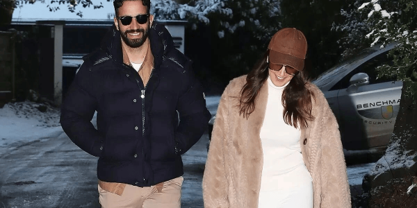 阿莫林戴墨镜竖拇指开启度假模式，曼联买单，带薪休假到6月