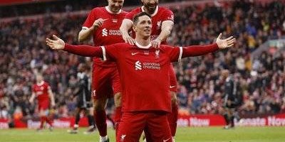 欧冠激战：利物浦与埃因霍温的荣誉之争