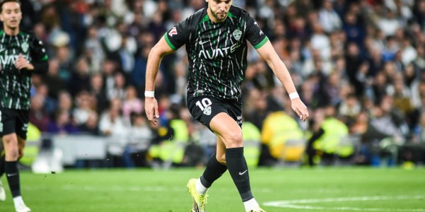 西甲保级生死战火爆来袭：埃尔切vs瓦伦西亚门票秒罄，球迷热情点燃战火！