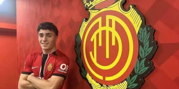 西甲最新动态：皇马巴萨争抢新星，西甲球员身价依旧高企